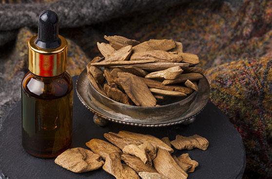 TINH DẦU HƯƠNG TRẦM